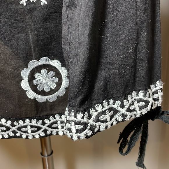 MUR MUR Cotton tunic / Cover up Embroidered BLACK and WHITE / MEDIUM - Picture 5 of 9
